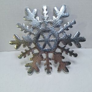 Crate & Barrel Silver-Tone 7" Star Snowflake Trivet Winter Kitchen Home Decor